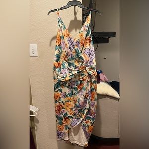 Express Flower MIDI dress in size XL. Spaghetti strap. Great condition